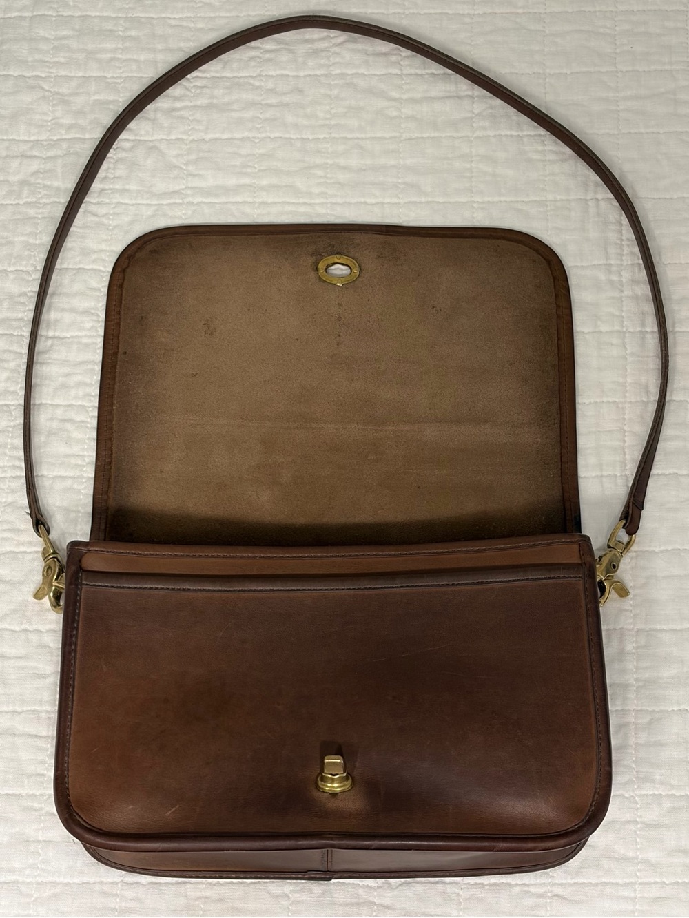 Vintage Coach Pocket Purse (#9755) Pre-1970s Mahogany Leather w/ Brass Turnlock - Picture 16 of 16